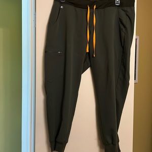 Figs Zamora joggers Moss green